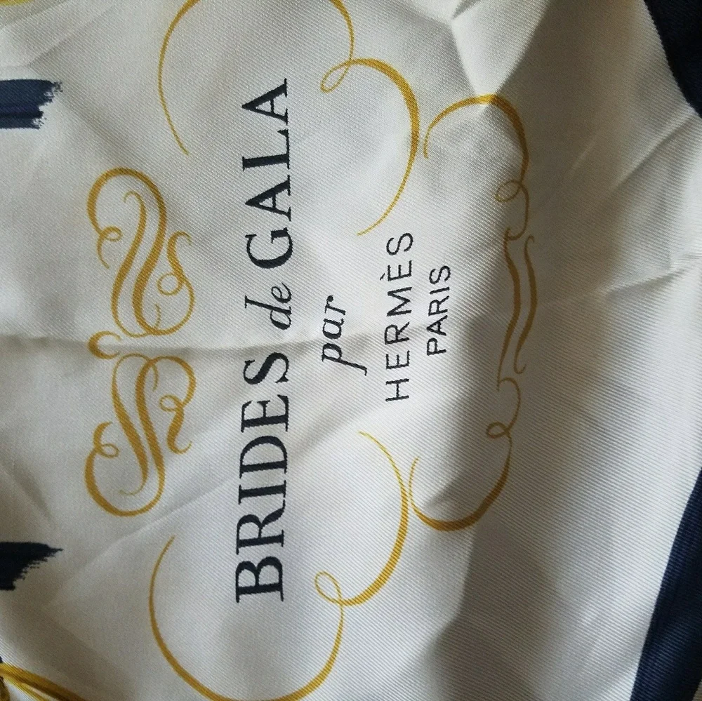 Hermes Brides Da GALA silk scarf (Authentic)